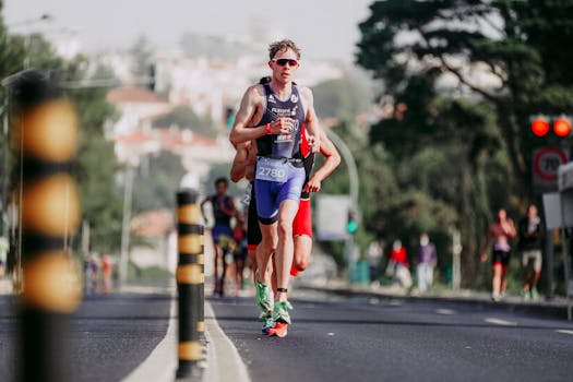 runner hydrating during a long run